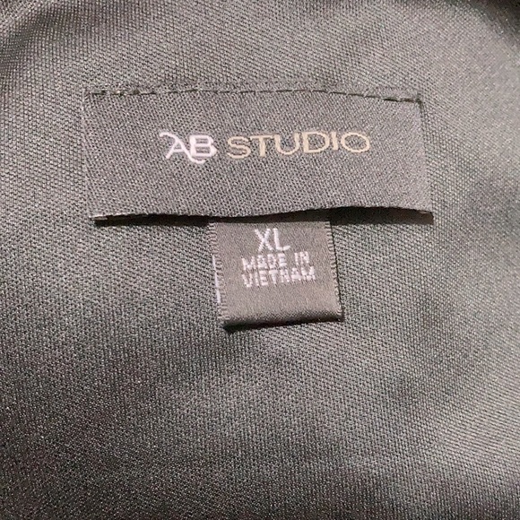 AB Studio Top - Picture 6 of 7